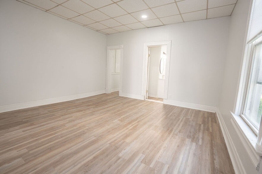 Building Photo - 731 S 7th St