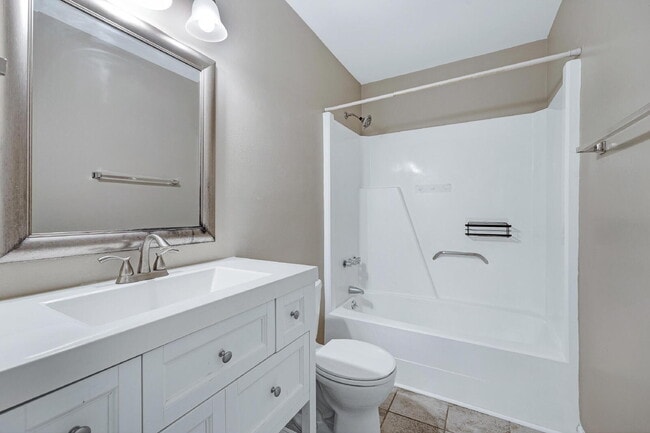 Building Photo - 228 Waldo St