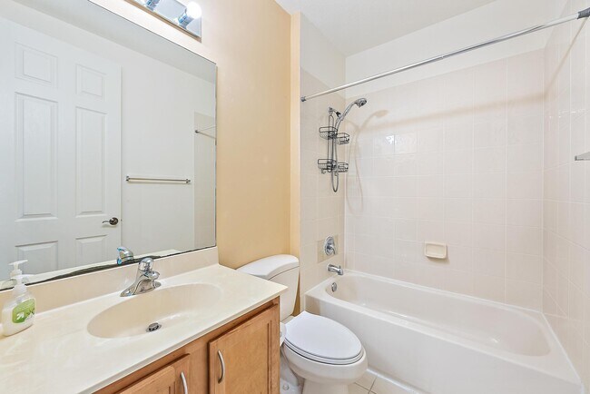 Building Photo - 770 Millbrae Ct