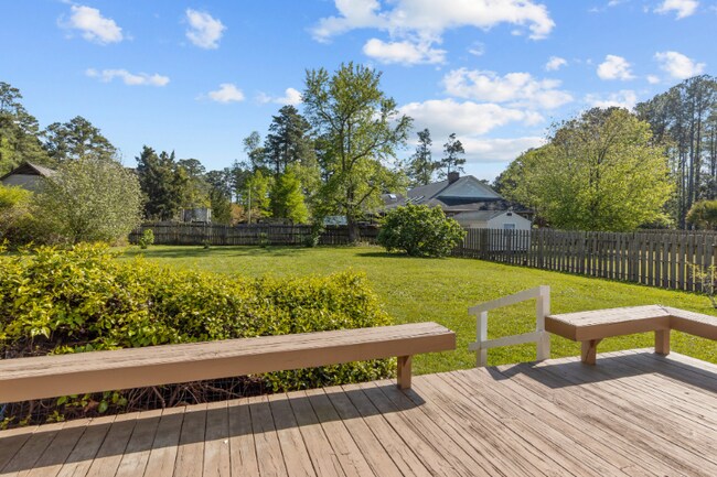 Building Photo - 736 Comet Dr