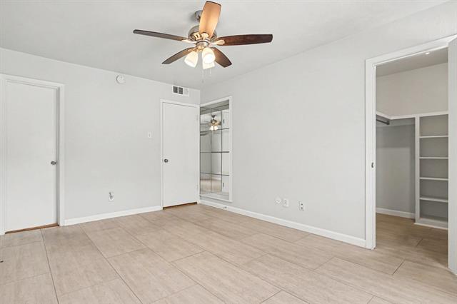 Building Photo - 5926 Sandhurst Ln