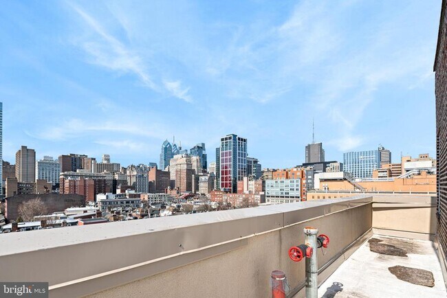 Building Photo - 1008 Spruce St