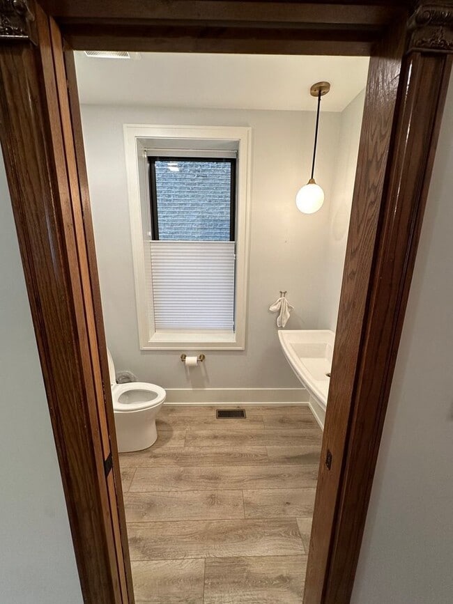 Building Photo - 1317 W Eddy St