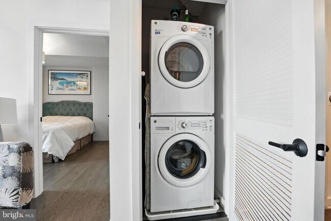 Building Photo - 70 N St SE