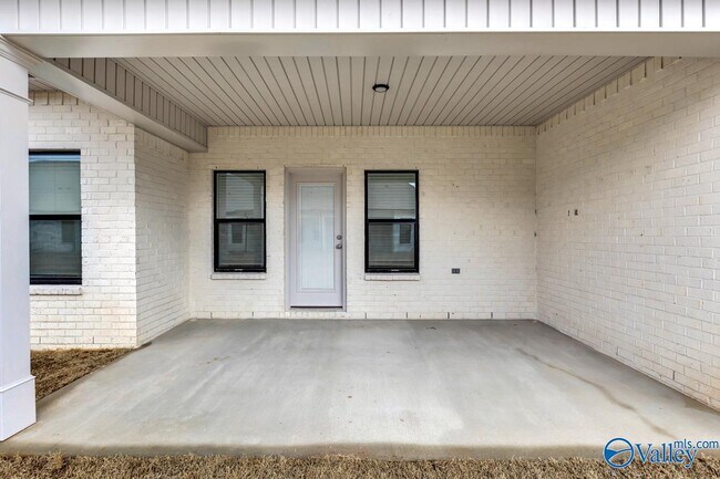 Building Photo - 415 Raleigh Elm Dr