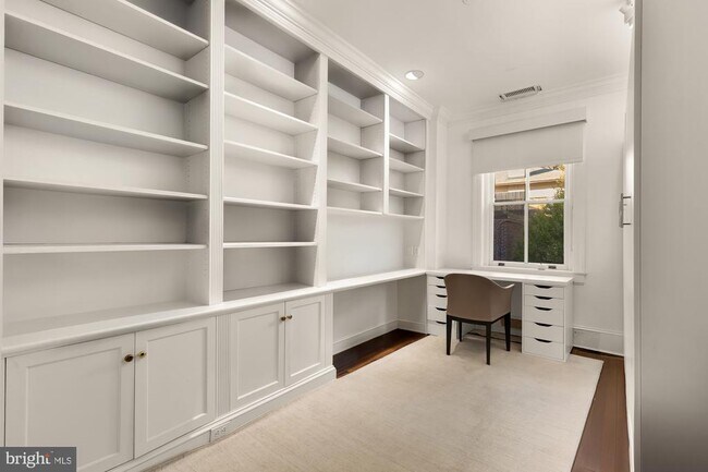 Building Photo - 2137 R St NW