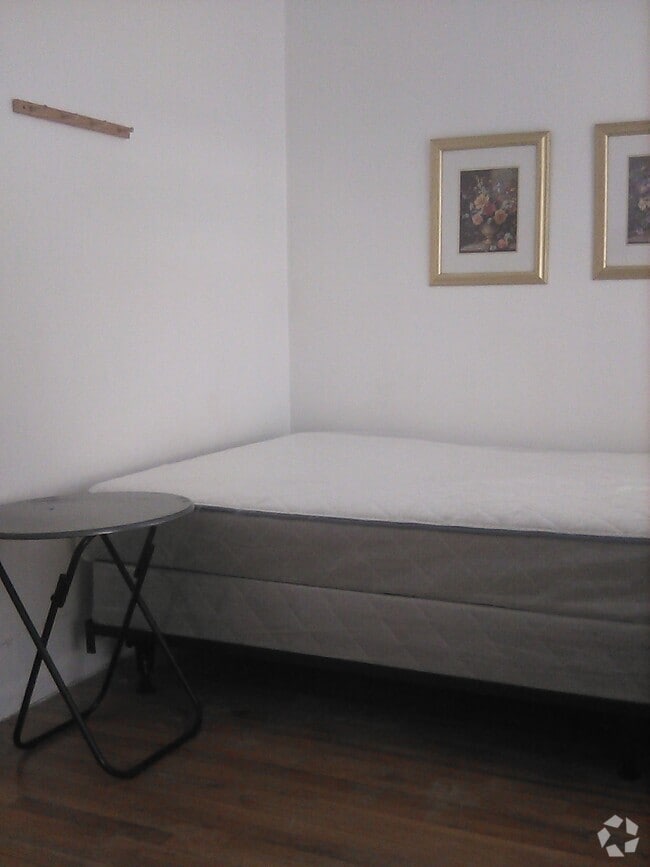 Private Room - 322 E 120th St
