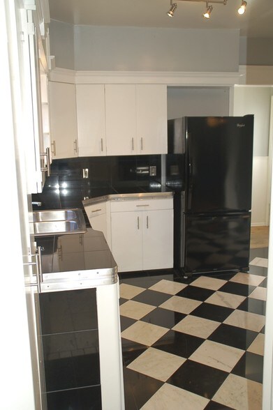 Kitchen - 2301 Pierce St NE