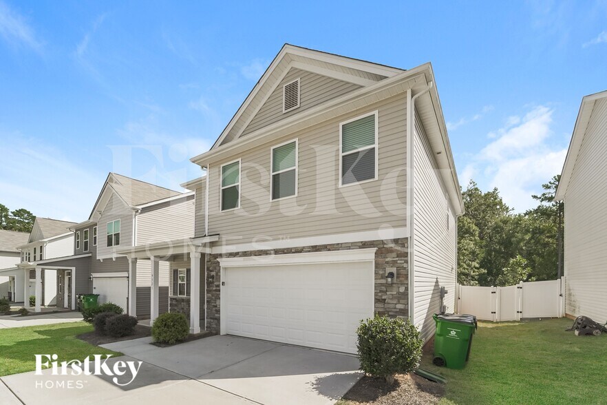 Building Photo - 9321 Sloan Forest Dr