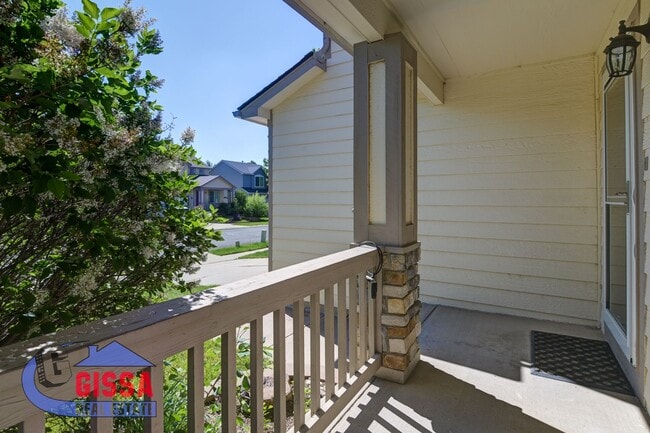 Building Photo - Beautiful home with views of Pikes Peak!