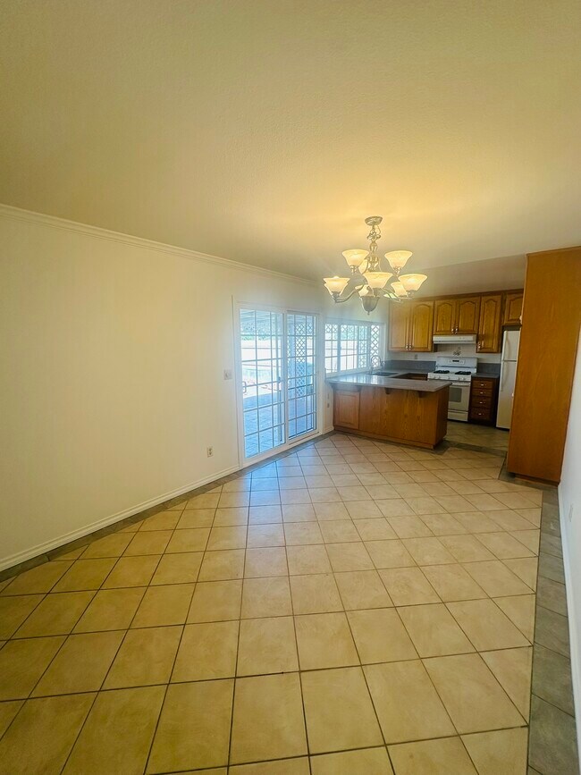Building Photo - 4056 Caseman Ave