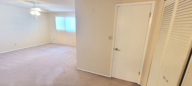 Building Photo - Scottsdale