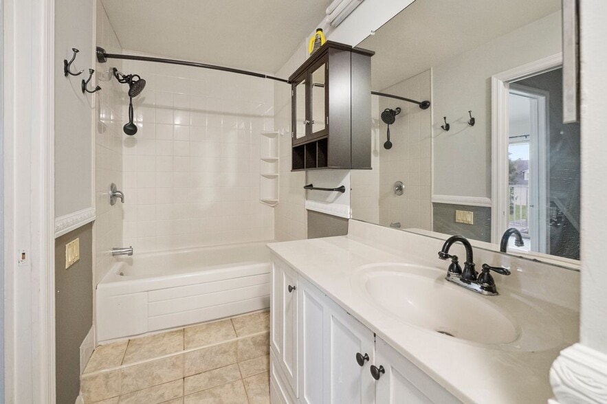 Building Photo - 6879 Pentland Way