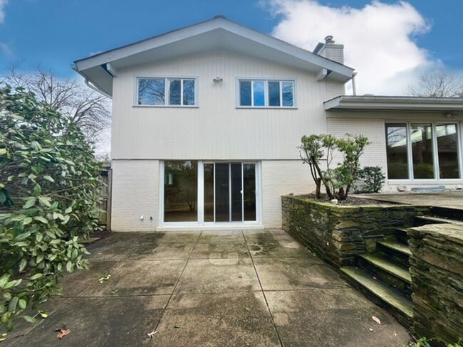 Building Photo - 8308 Whitman Dr