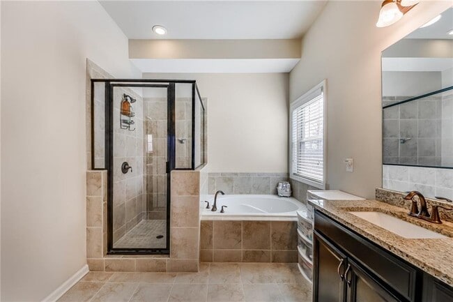 Building Photo - 2616 Vintage Dr