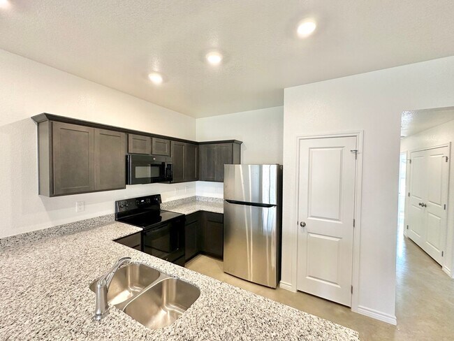 Building Photo - 506 Lost Trl