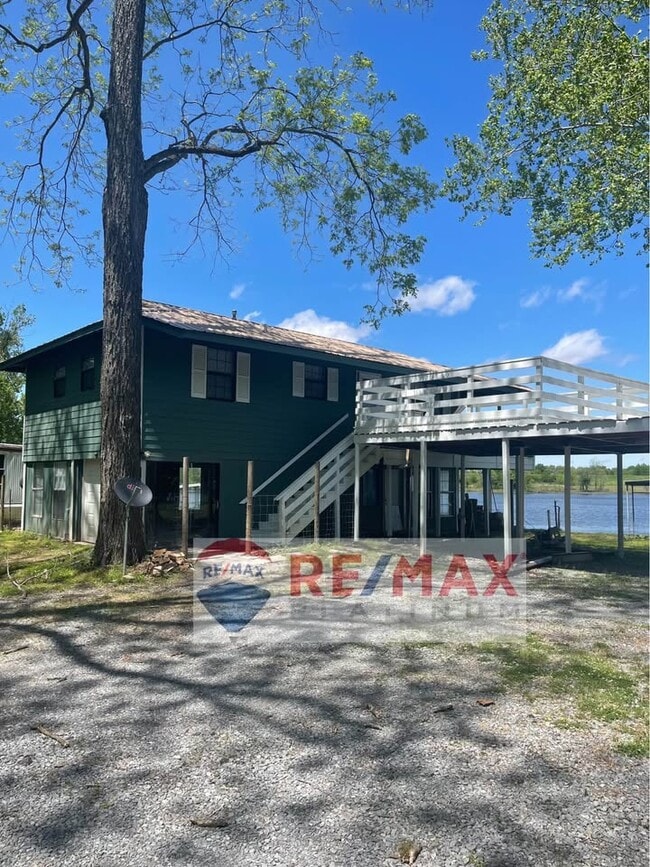 Primary Photo - 3109 Riverside Dr