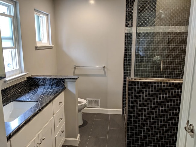 Building Photo - 3307 Shasta Dr