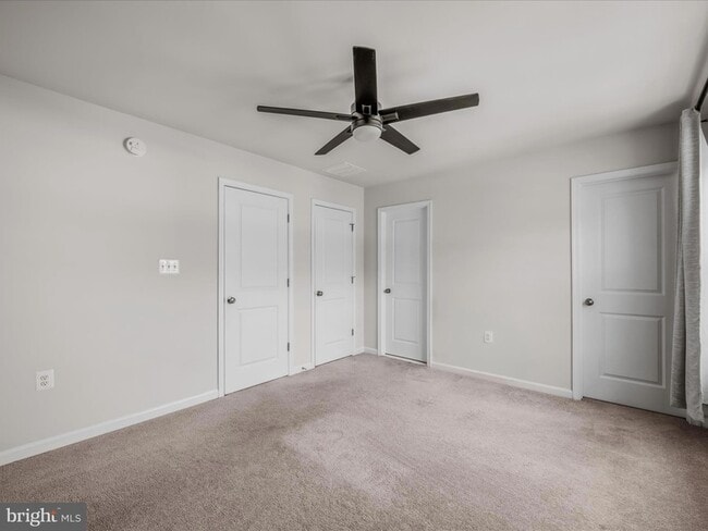 Building Photo - 179 Presidents Pointe Ave