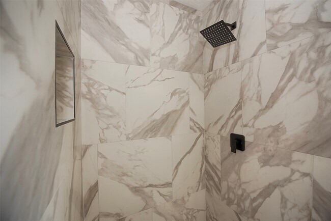 Building Photo - 309 E X St