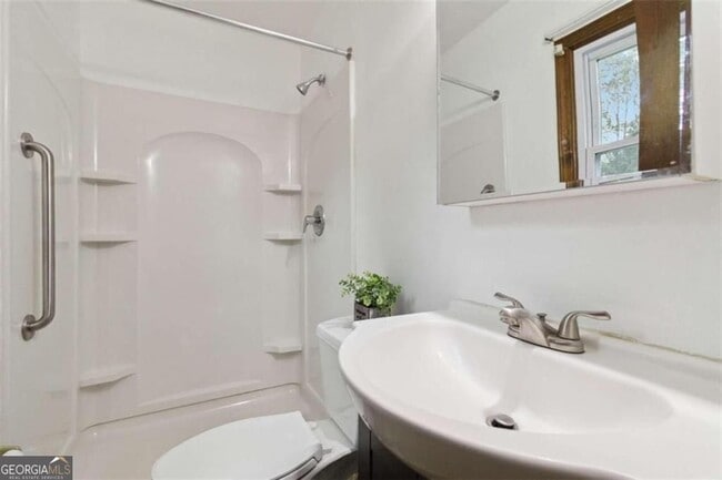 Building Photo - 3040 Land Rd