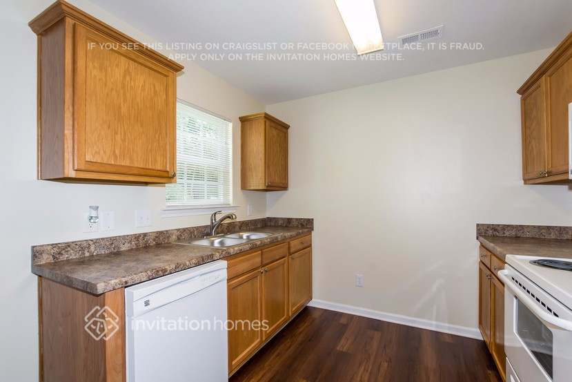 Building Photo - 163 Ashmont Dr