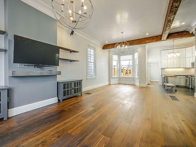 Building Photo - 2-Bed Oasis in the Heart of San Francisco - Spacious 1300 Sq Ft!"