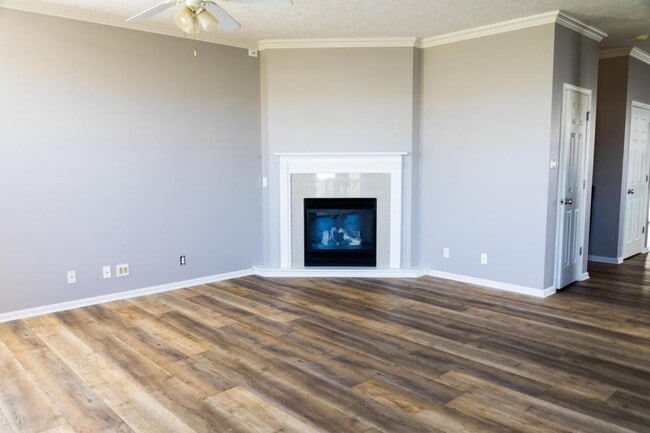 Building Photo - 14005 Kelly Dr