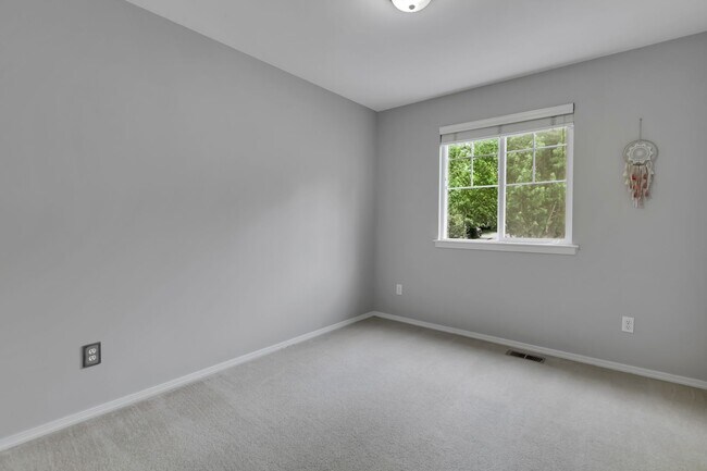 Building Photo - 22731 30th Ct SE