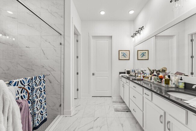 Building Photo - 119 Anastasia Cir