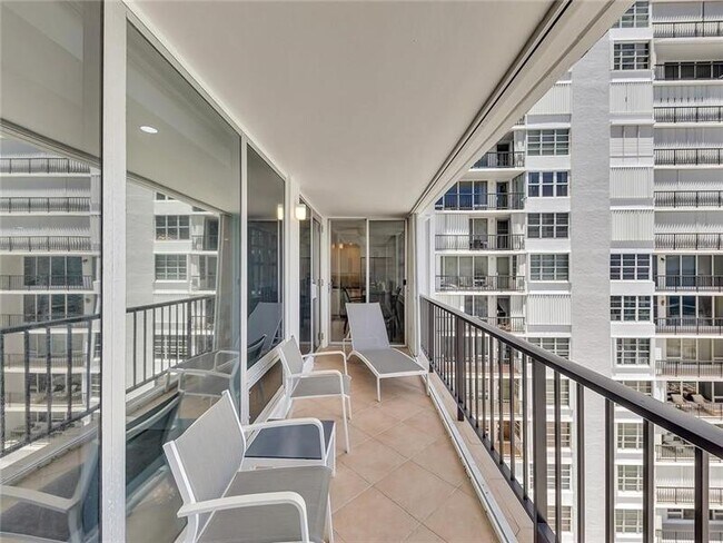Building Photo - 4280 Galt Ocean Dr