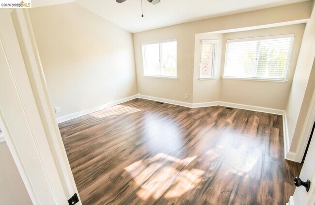 Building Photo - 2413 Santa Cruz Ct