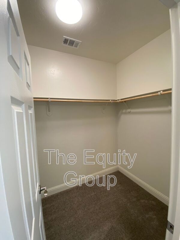 Building Photo - 1129 E Harter Dr