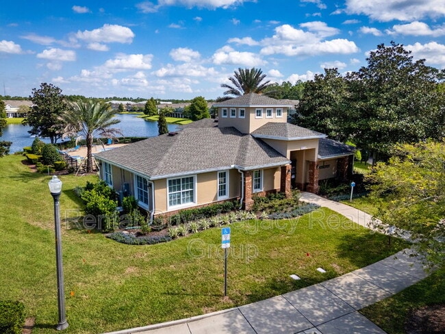 Building Photo - 6986 Roundleaf Dr