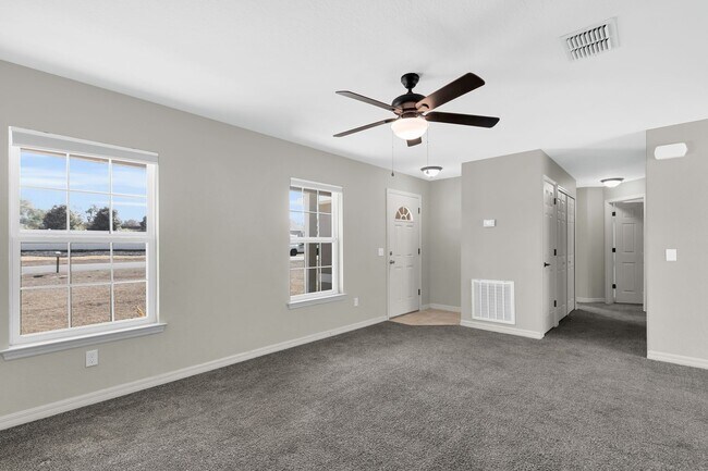 Building Photo - 3/2 Rental South of Ocala!