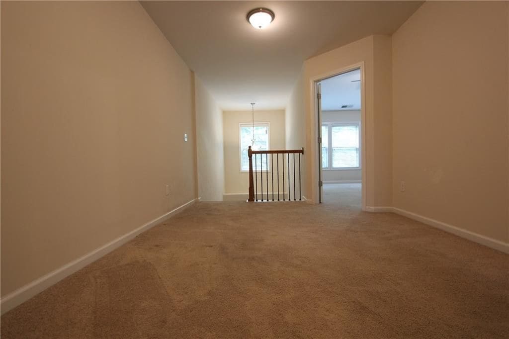 Building Photo - 2132 Greencrest Cir