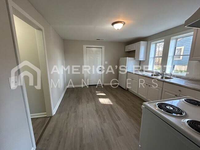 Building Photo - MOVE IN SPECIAL!!! - Home for rent in Adamsville! - Sign a lease by 5/15/26 to get ONE MONTH FREE!!!