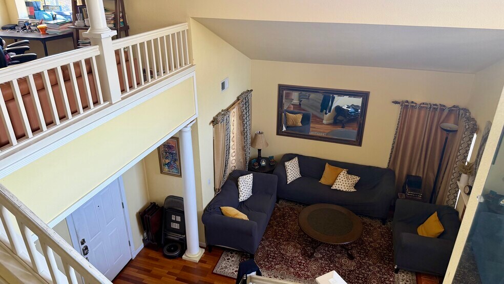 Building Photo - 752 Vinca Ct