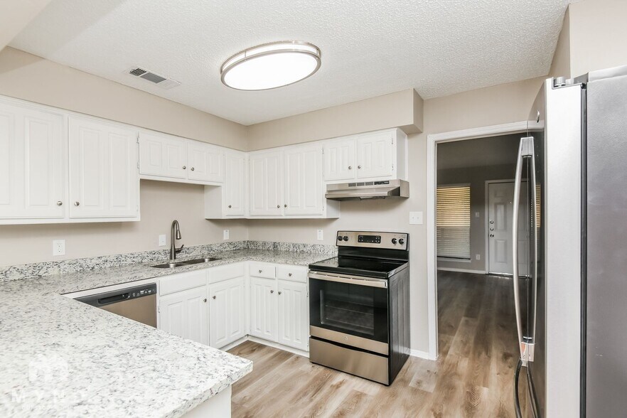Building Photo - 5104 Red River Dr