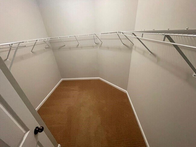 Building Photo - 12785 Doe Dr