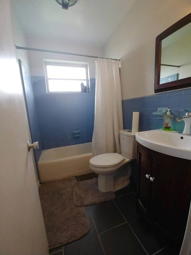 Building Photo - 671 W 35th Street  Riviera Beach FL 33404