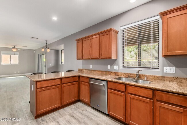 Building Photo - 11430 N 16th St