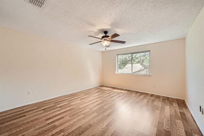 Building Photo - 1415 Lance Way