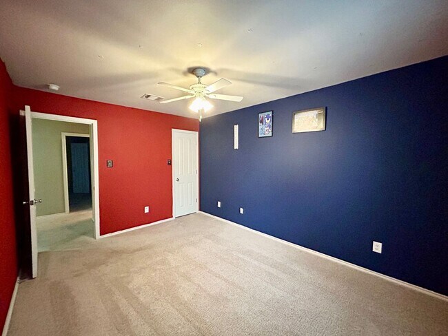 Building Photo - BEAUTIFUL 4 BR/2BTH HOUSE LOCATED IN CIBOLO AVAILABLE NOW!!