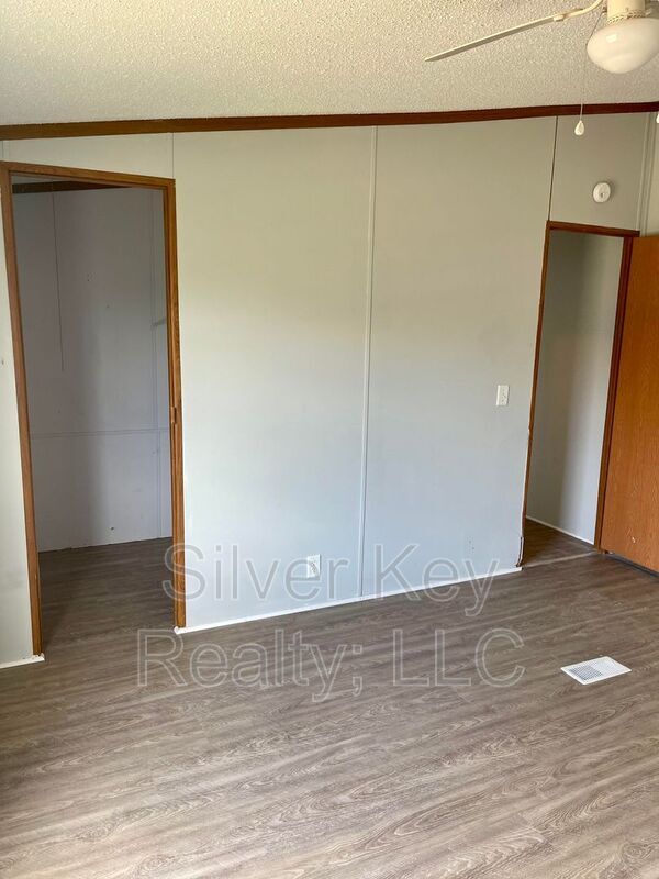 Building Photo - 137 H St