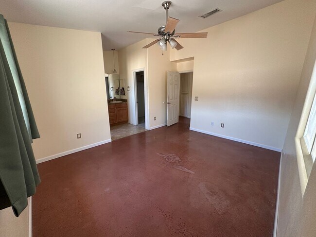 Building Photo - *$100.00 off 1st months Rent Move in Special!*Open Concept 3 Bedroom 2 Bath Home