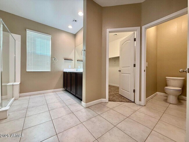 Building Photo - 40865 W Hensley Way