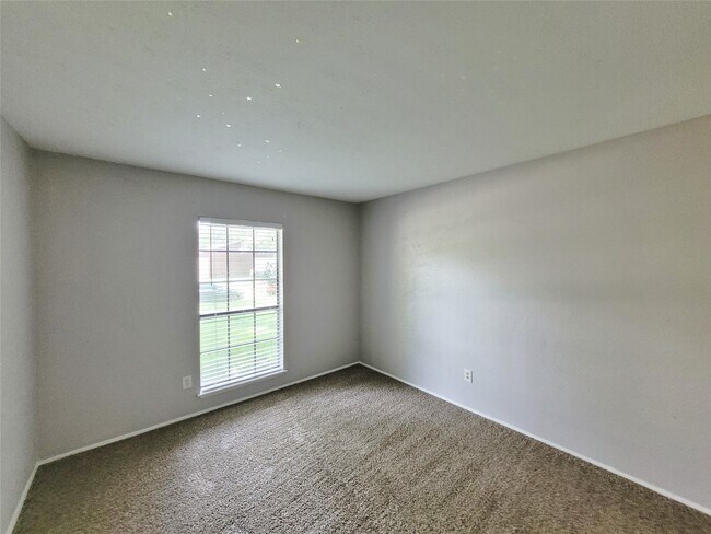 Building Photo - 16706 Moary Firth Dr