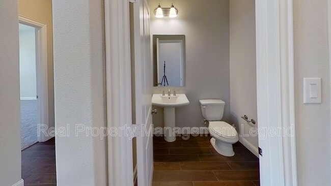Building Photo - 6117 Horsetail Dr