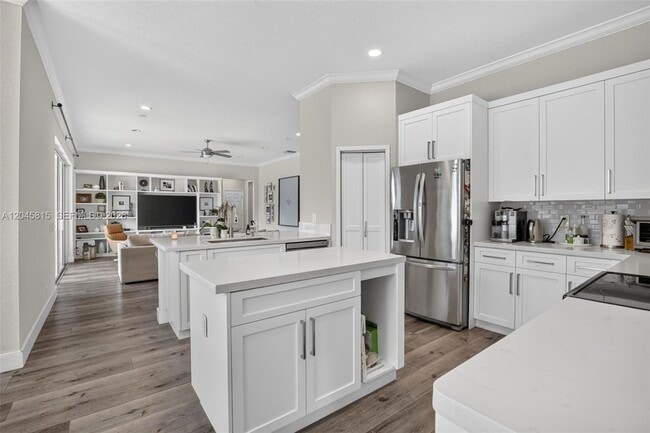 Building Photo - 981 Waterside Cir